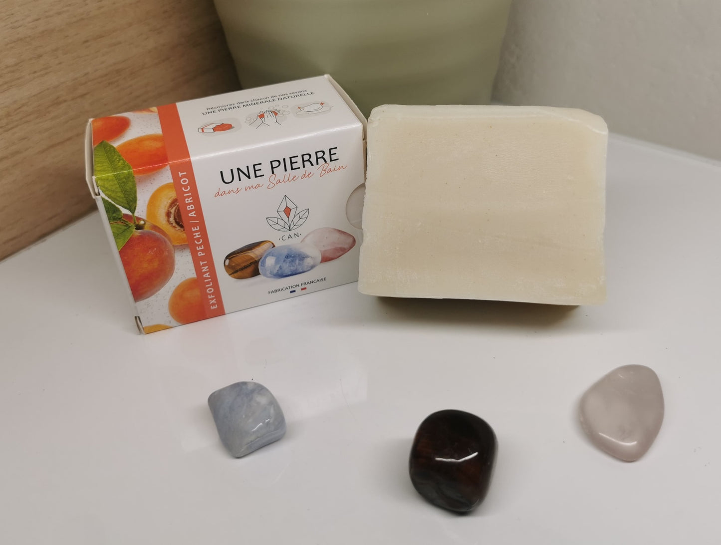 Savon exfoliant avec pierre - Pêche Abricot - Ether et sens