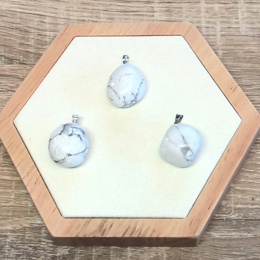 Pendentif pierre roulée HOWLITE