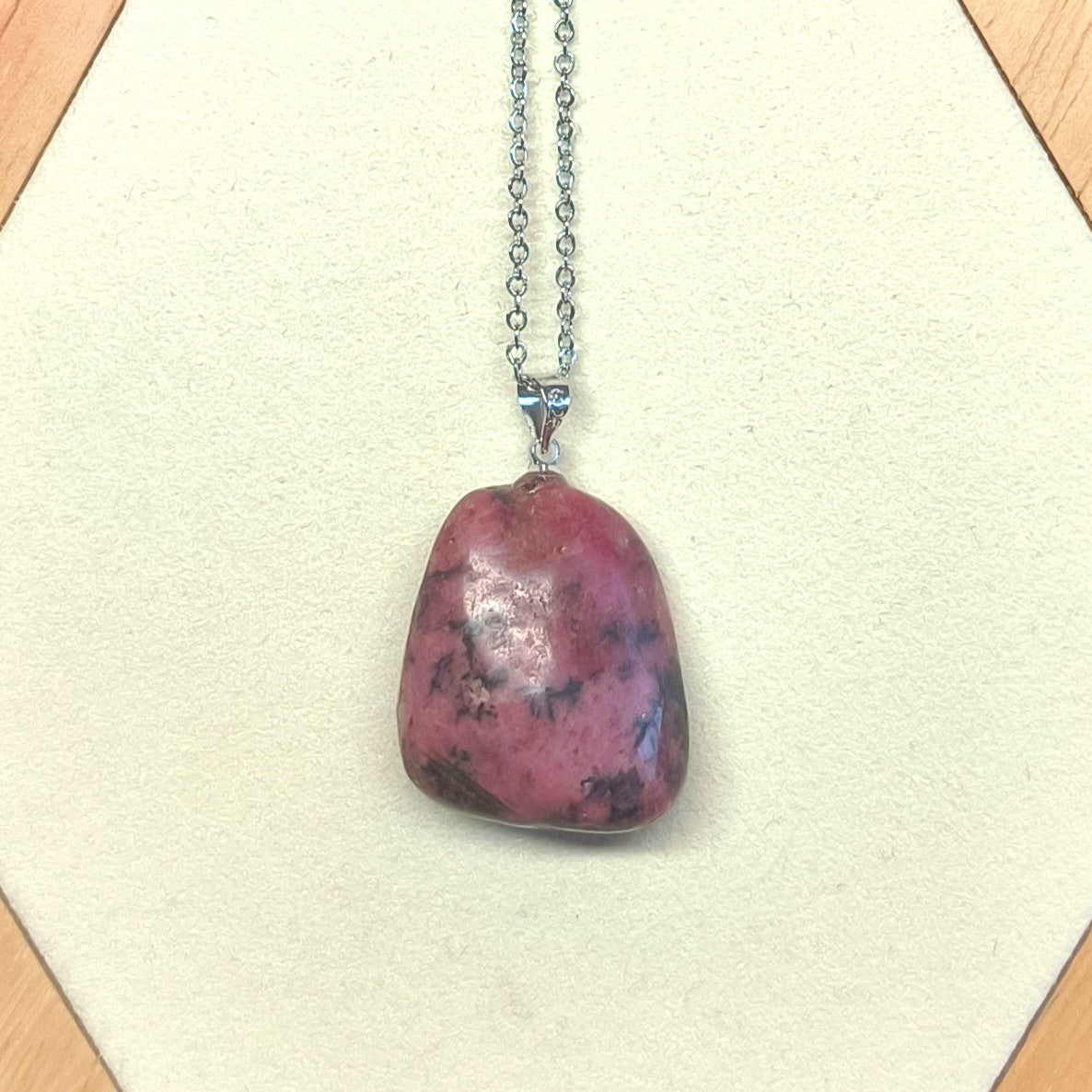 Pendentif pierre roulée RHODONITE