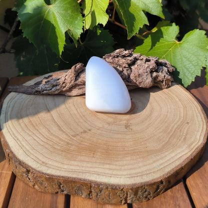 Galet Calcédoine bleue N°1 - 113g