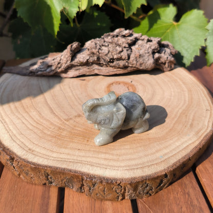 Éléphant en Labradorite - 50 mm